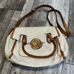 Michael Kors Pebbled Leather Margo Handbag Crossbody Clutch Purse Ivory Brown
